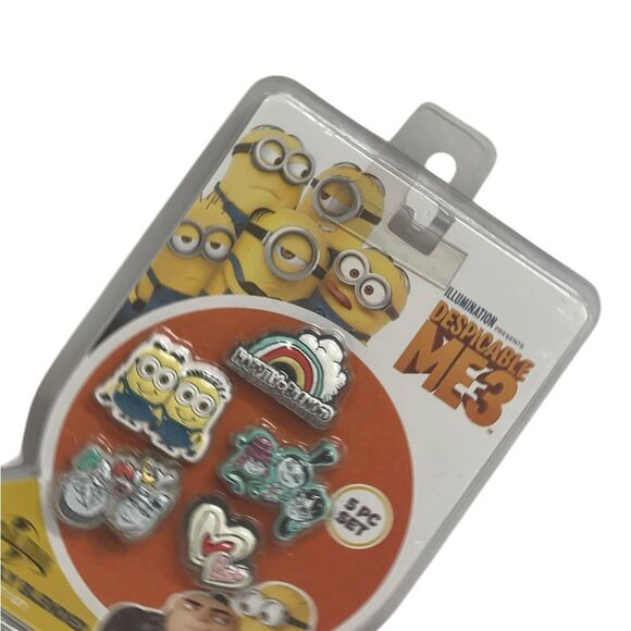 Universal Studios Despicable Me 3 Happily Blended PVC Magnet Set New - Picture 8 of 8